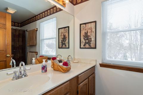1315 Northgate Dr, Bartlett, IL 60103 photo 9