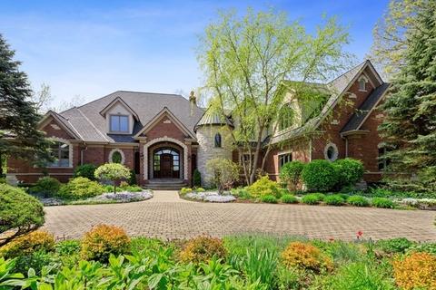 548 Ridgemoor Dr, Willowbrook, IL 60527 photo 1