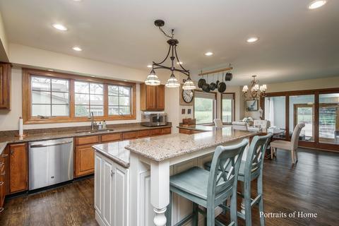 718 Braintree Ln, Bartlett, IL 60103 photo 16