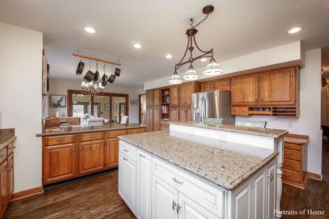 718 Braintree Ln, Bartlett, IL 60103 photo 15