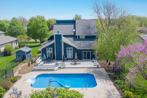 718 Braintree Ln, Bartlett, IL 60103 photo 4