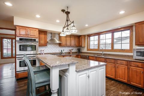 718 Braintree Ln, Bartlett, IL 60103 photo 13