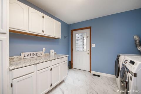 718 Braintree Ln, Bartlett, IL 60103 photo 21