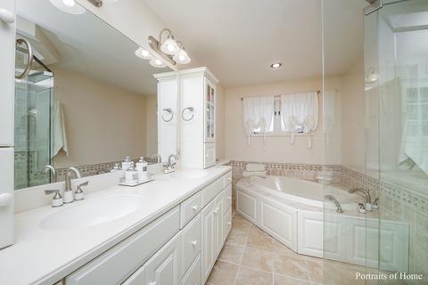 718 Braintree Ln, Bartlett, IL 60103 photo 24