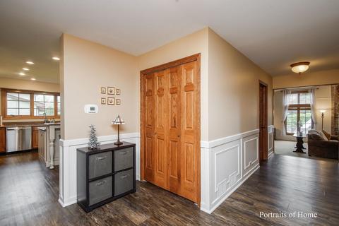 718 Braintree Ln, Bartlett, IL 60103 photo 20