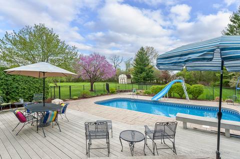 718 Braintree Ln, Bartlett, IL 60103 photo 35