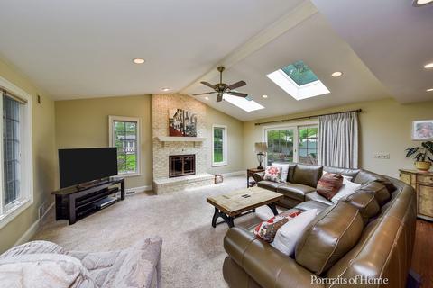 1315 Gamon Rd, Wheaton, IL 60189 photo 9