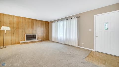861 Deborah Ave, Elgin, IL 60123 photo 3