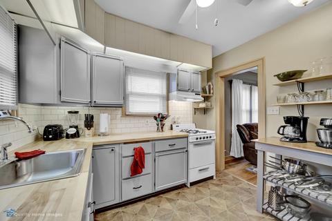 1074 S 6th Ave, Kankakee, IL 60901 photo 8