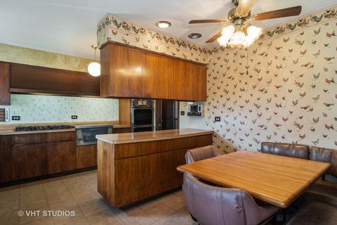 1499 Phoenix Dr, Des Plaines, IL 60018 photo 6