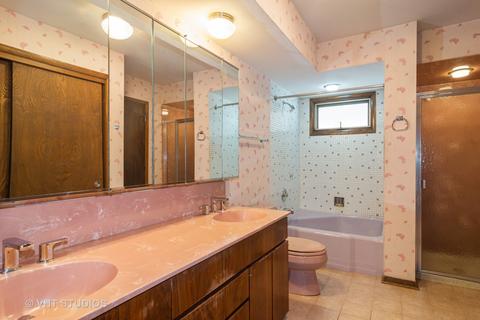 1499 Phoenix Dr, Des Plaines, IL 60018 photo 13