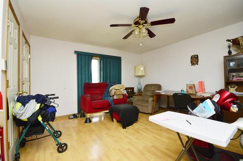 164 W Wayne Pl, Wheeling, IL 60090 photo 2