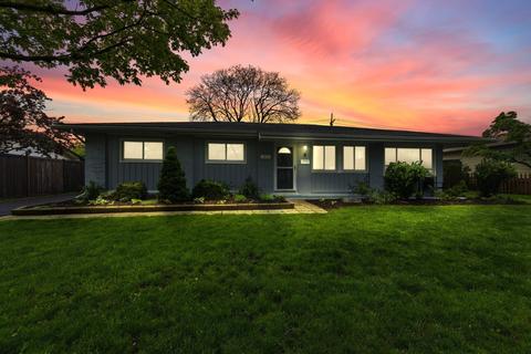 1915 Pierce Rd, Hoffman Estates, IL 60169 photo 2