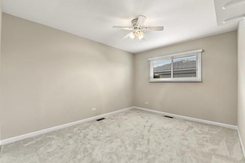 1915 Pierce Rd, Hoffman Estates, IL 60169 photo 16