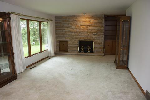 1016 Hilltop Dr, Morrison, IL 61270 photo 3