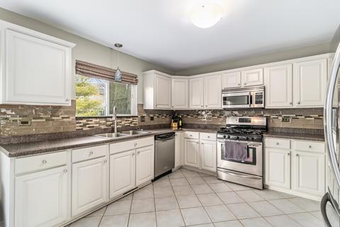 1708 Pebble Beach Dr, Plainfield, IL 60586 photo 12