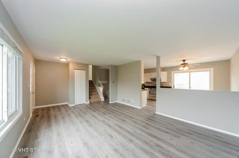 467 Stone Pl, Wheeling, IL 60090 photo 3