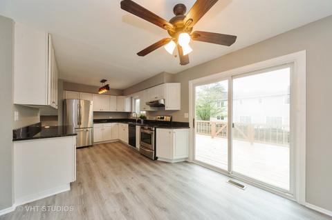 467 Stone Pl, Wheeling, IL 60090 photo 5