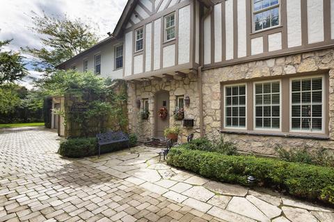 1040 Starr Rd, Winnetka, IL 60093 photo 2