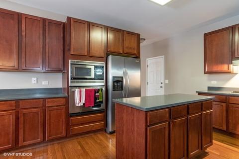 1245 Bradley Cir, Elgin, IL 60120 photo 4