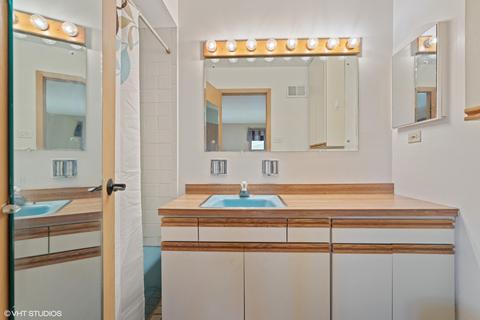 6540 Cedar Rd, Oak Forest, IL 60452 photo 12