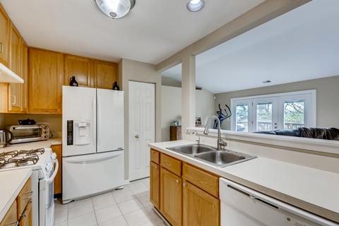 603 Howard Ave, East Dundee, IL 60118 photo 12
