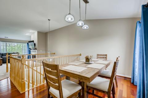 603 Howard Ave, East Dundee, IL 60118 photo 9