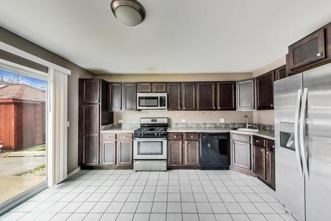 1230 Brown St #1E, Des Plaines, IL 60016 photo 4
