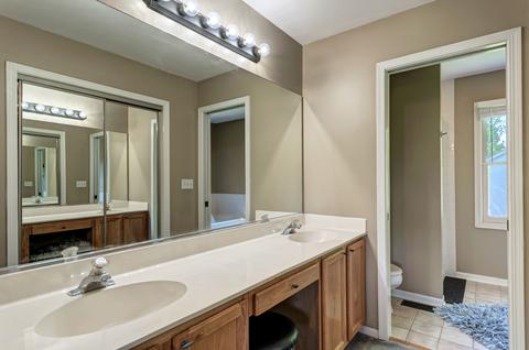 2870 Sarah Ct, Elgin, IL 60124 photo 24