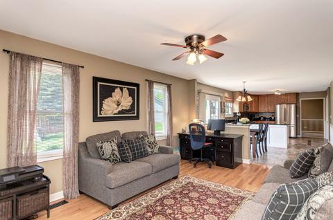 2870 Sarah Ct, Elgin, IL 60124 photo 20