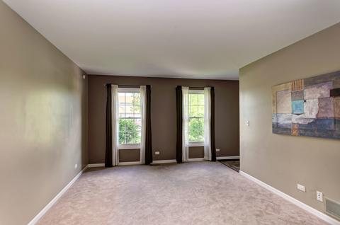 2870 Sarah Ct, Elgin, IL 60124 photo 7