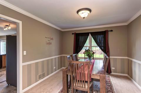 2870 Sarah Ct, Elgin, IL 60124 photo 10