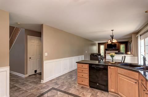 2870 Sarah Ct, Elgin, IL 60124 photo 15