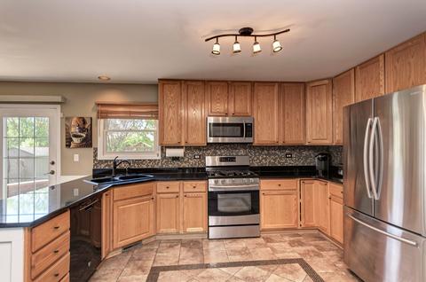 2870 Sarah Ct, Elgin, IL 60124 photo 13