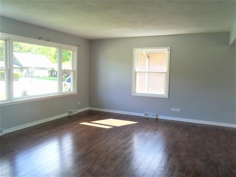 1590 Martha Dr, Elgin, IL 60123 photo 3