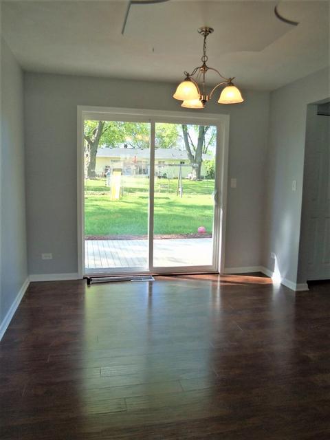 1590 Martha Dr, Elgin, IL 60123 photo 4