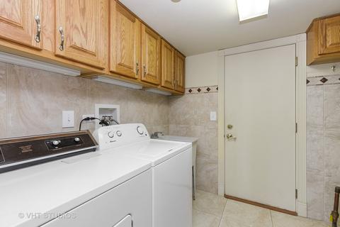 738 Bent Ridge Ln, Elgin, IL 60120 photo 18