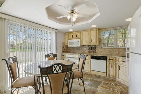 738 Bent Ridge Ln, Elgin, IL 60120 photo 12
