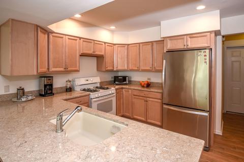 1606 Cypress Ct, Hoffman Estates, IL 60169 photo 10