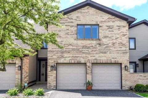 1606 Cypress Ct, Hoffman Estates, IL 60169 photo 1