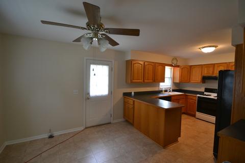 966 Huron Dr, Elgin, IL 60120 photo 9