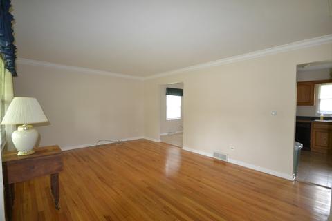 966 Huron Dr, Elgin, IL 60120 photo 4