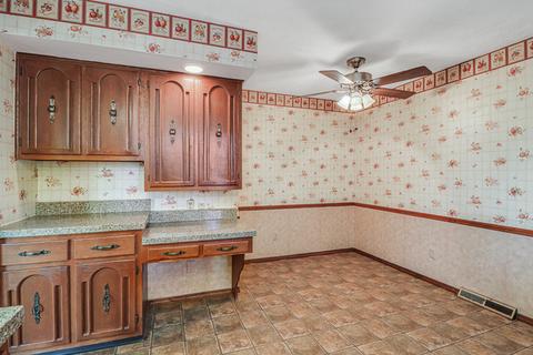 1308 W Heritage Rd, Normal, IL 61761 photo 9