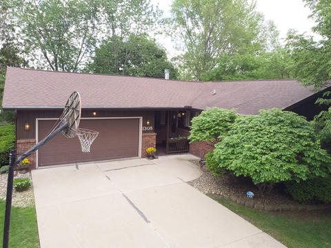 1308 W Heritage Rd, Normal, IL 61761 photo 2