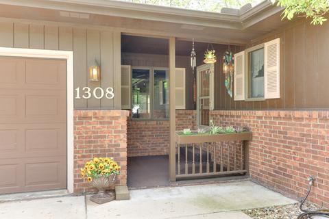 1308 W Heritage Rd, Normal, IL 61761 photo 3