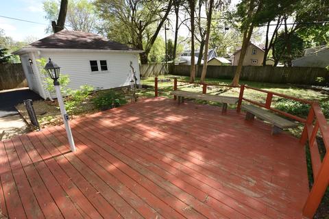 618 Bangs St, Aurora, IL 60505 photo 2