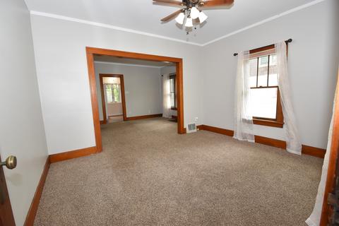 618 Bangs St, Aurora, IL 60505 photo 4