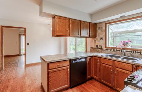 479 Cassin Rd, Naperville, IL 60565 photo 3