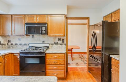 479 Cassin Rd, Naperville, IL 60565 photo 4