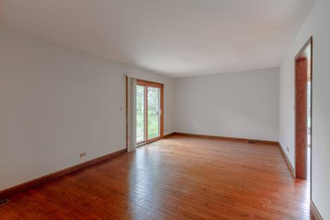 479 Cassin Rd, Naperville, IL 60565 photo 9